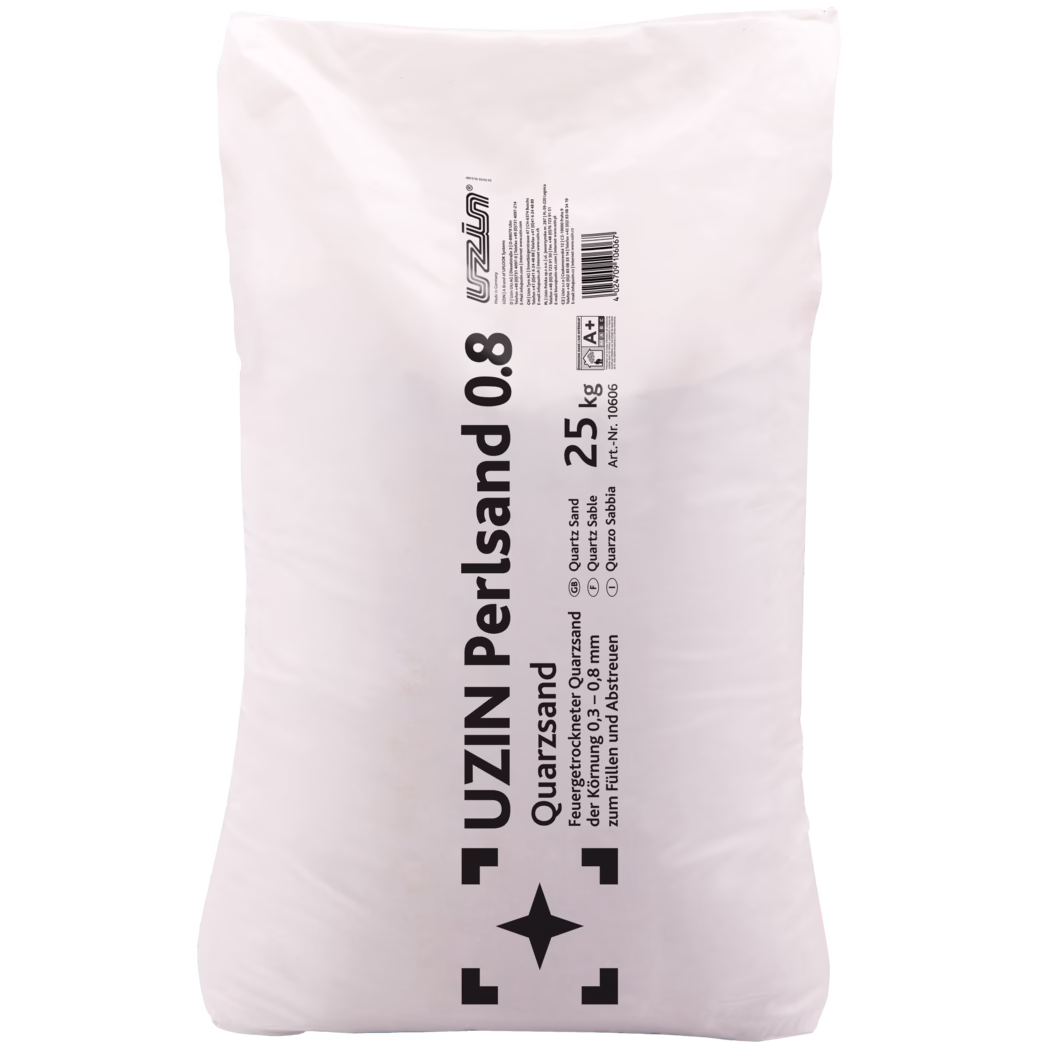 White plastic sack with vertical black print reading "UZIN Perlsand 0.8" and a bold "25 kg" weight marking. The packaging indicates quartz sand with grain size 0.3–0.8 mm, an article number and a barcode, plus the UZIN logo. The sealed bag shows creases and a slight plastic sheen and is intended for filling and for sprinkling/spreading on floors during installation and leveling.