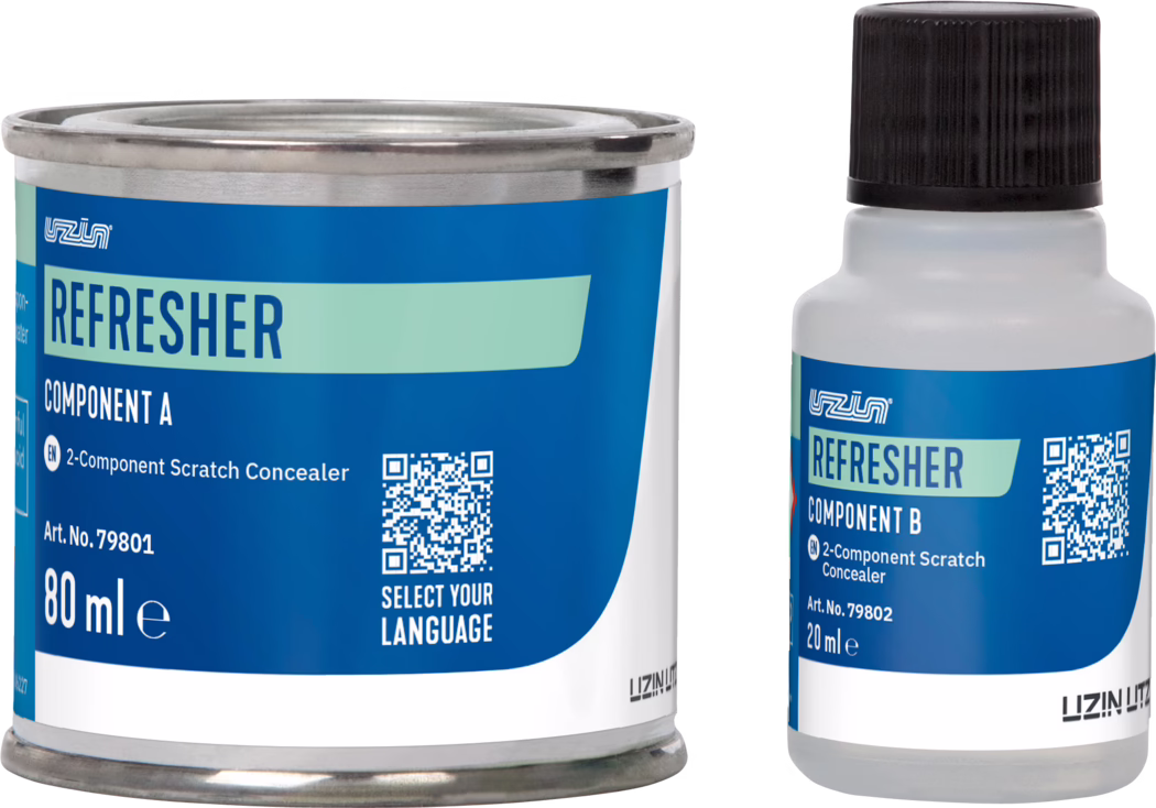 UZIN_Dummy_Refresher_INT_2024-05 Close-up product photograph of two containers of a two-component scratch concealer branded 'REFRESHER'. On the left a cylindrical metal tin (Component A) with a silver metal lid and a blue label reading 'REFRESHER', 'Component A', '80 ml' and showing a QR code. On the right a smaller white plastic bottle (Component B) with a black ribbed screw cap and a matching blue label reading 'REFRESHER', 'Component B', '20 ml' with another QR code. The image is tightly cropped on a white background, emphasizing the glossy metal rim, matte plastic surface, clear label typography, printed details and QR codes; soft, even lighting highlights textures and color contrast for an e-commerce style presentation.